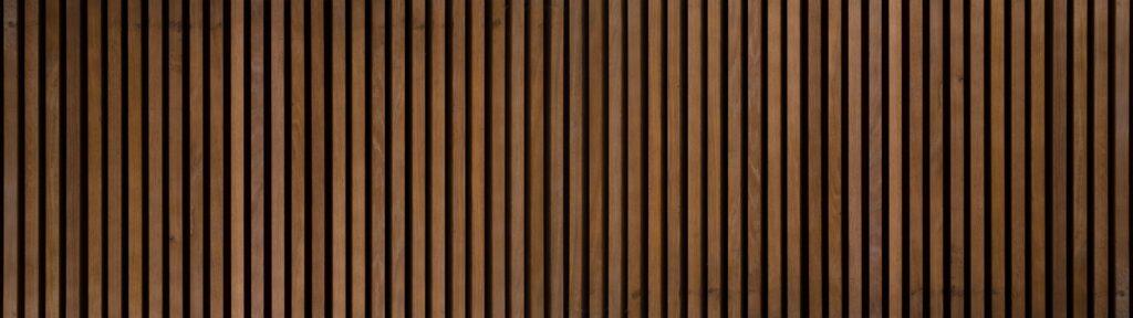 Ein Wandpaneel aus Holz